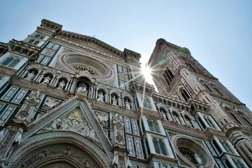 Il campanile di Giotto e il Duomo controluce