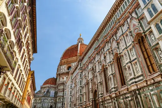 Il Duomo di Firenze visto dal basso