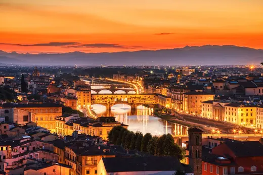 Firenze di notte vista dall’alto