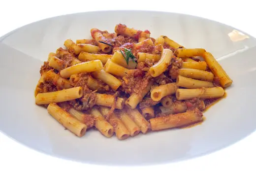 Rigatoni al ragù